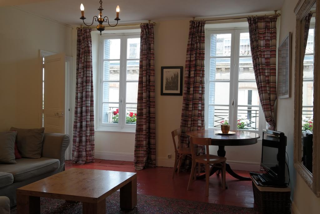 Penthouse Apartment Overlooking Place Carnot Carcassonne Ngoại thất bức ảnh